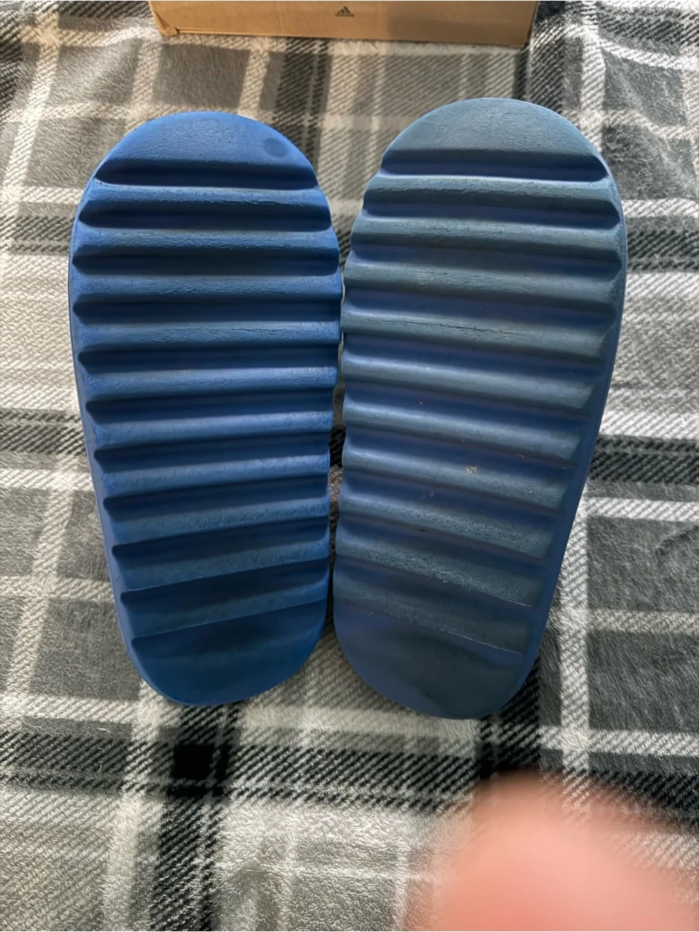 adidas YZY Slide in Tan / Brown Box